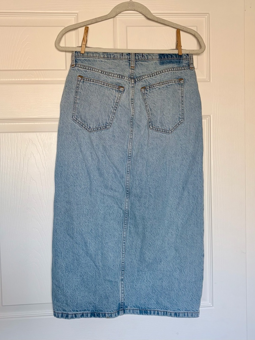 NWOT Abercrombie & Fitch High Rise Light Blue Denim Midi Skirt — Size 27 - Picture 3 of 8